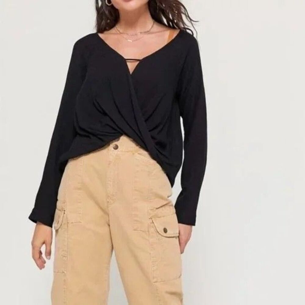 Urban Outfitters Mayfair Drapey Surplice Top Black Womens Small Long Sleeve